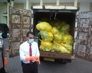 Pengangkut Limbah B3 PT. RTA